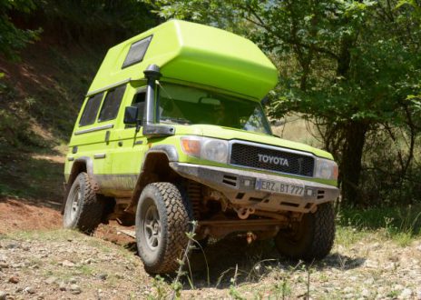 TOYOTA LAND CRUISER HZJ78 EXTREME