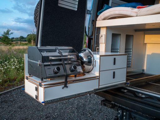 Heckauszug mit Küche und Grill