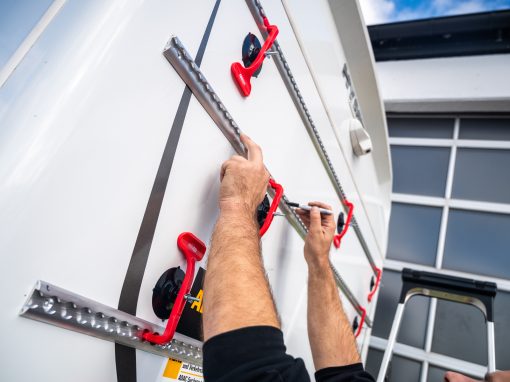 Airlineschienen an Hymer ML580